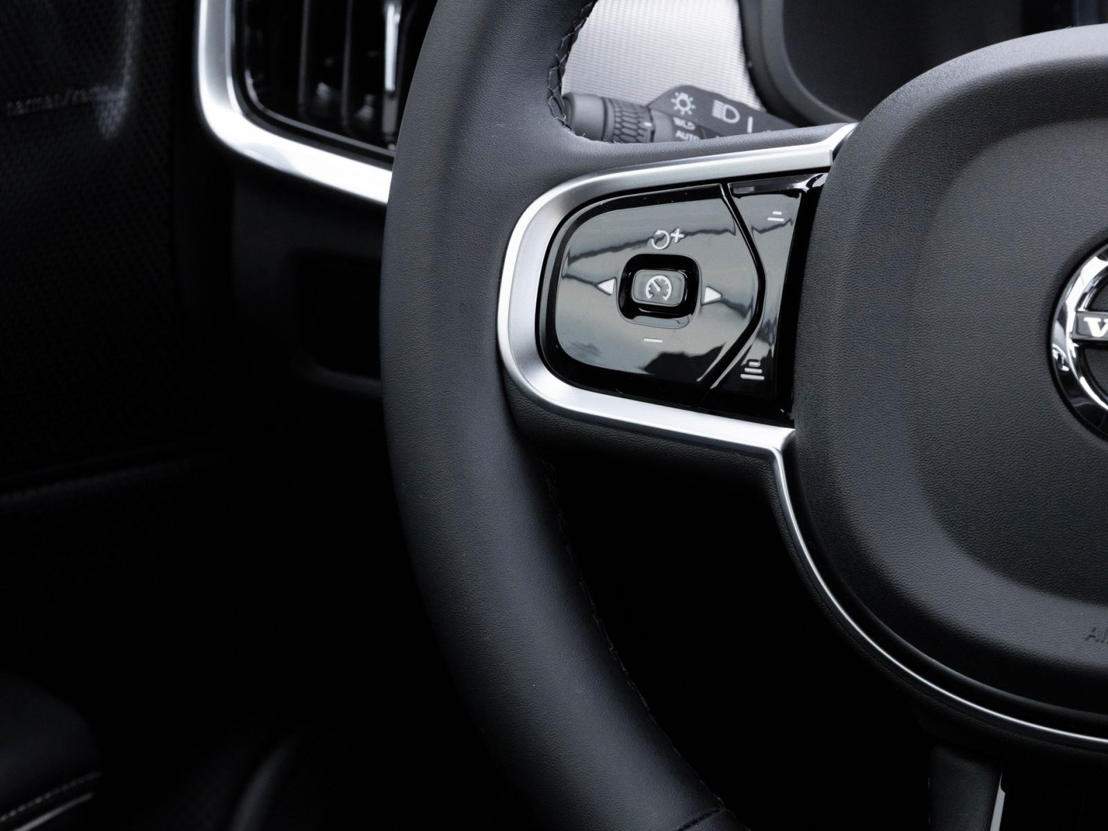 Volvo V90 Kombi Plus Dark PHEV AWD UPE: 92.060,- foto 10