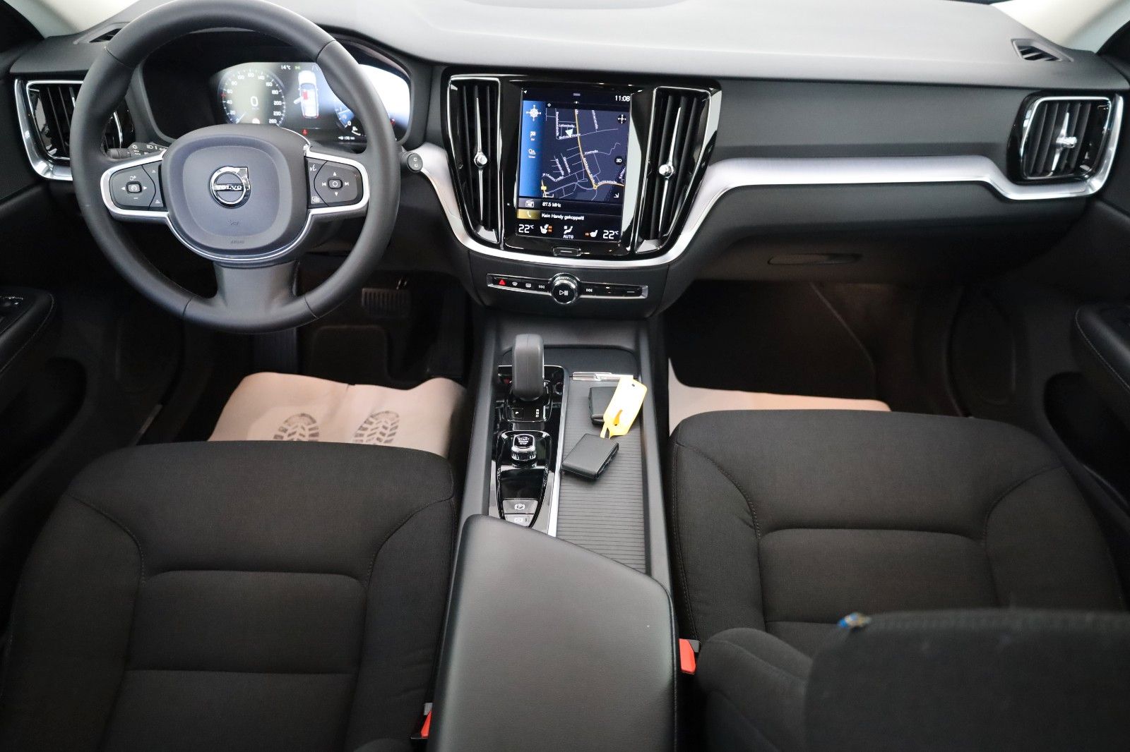 Fahrzeugabbildung Volvo V60 Kombi Momentum Pro,Aut.,Navi,Kamera, AHK el.