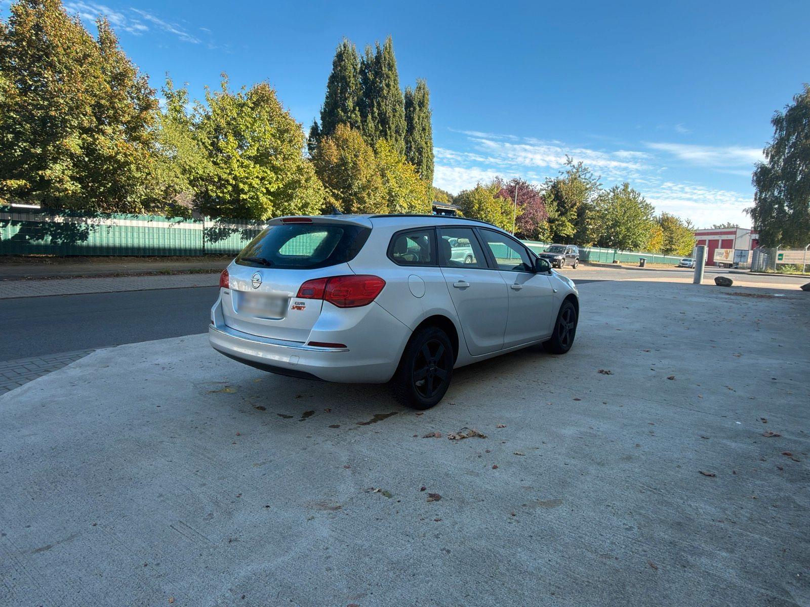 Opel Astra 2014 — photo 7
