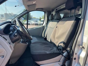 Opel Vivaro - 11