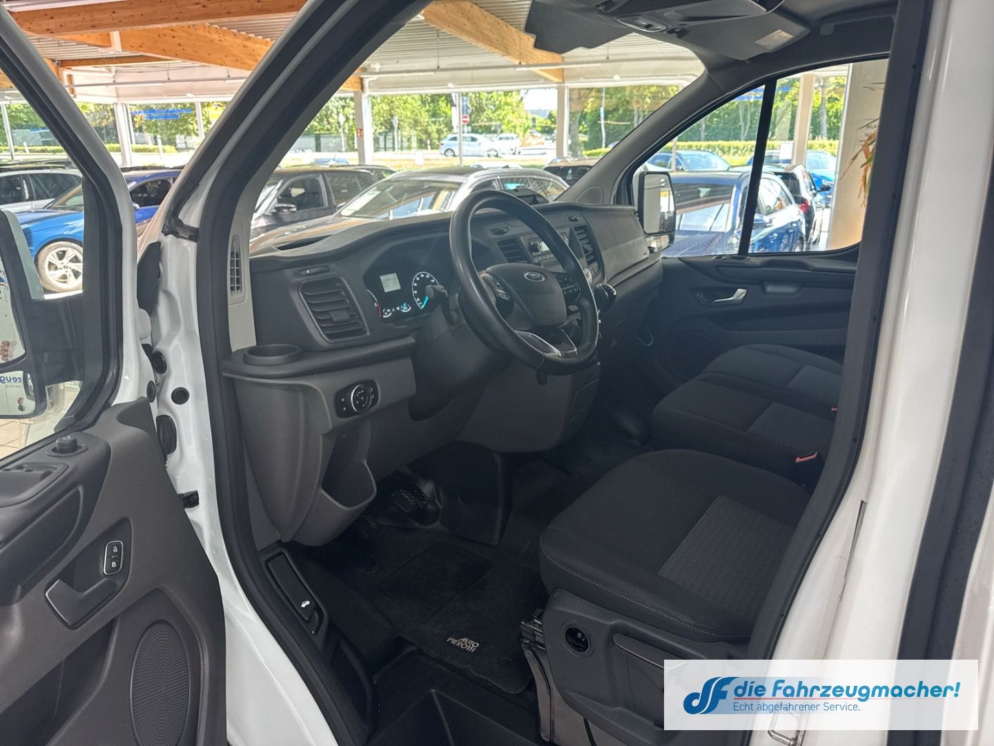 Fahrzeugabbildung Ford Transit Custom Kasten 320 L2 Trend 2.0 TDCi EU6d
