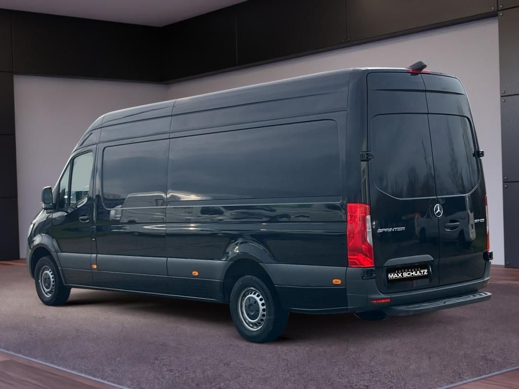 Fahrzeugabbildung Mercedes-Benz Sprinter 317 CDI schwarz SHZ MBUX Schwingsitz