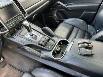 Porsche Cayenne - 6