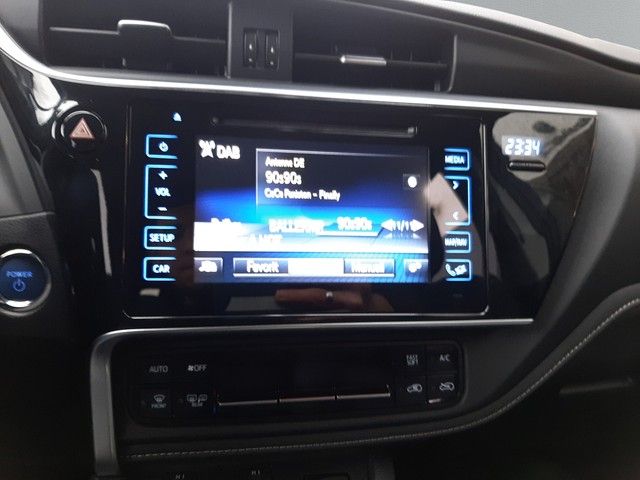 Fahrzeugabbildung Toyota Auris Hybrid Team D 1.8 Kamera 17" SitzHz GRA