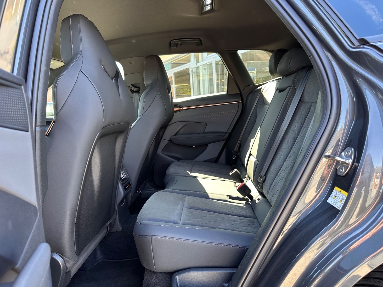 Fahrzeugabbildung CUPRA Terramar 1.5 eTSI DSG ACC/Navi/Sound/Memory/360°