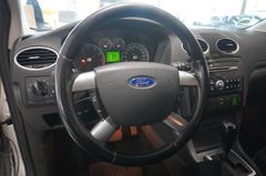 Fahrzeugabbildung Ford Focus Turnier Ghia 1.6 AUTOMATIK/PDC/ALU/NEBEL