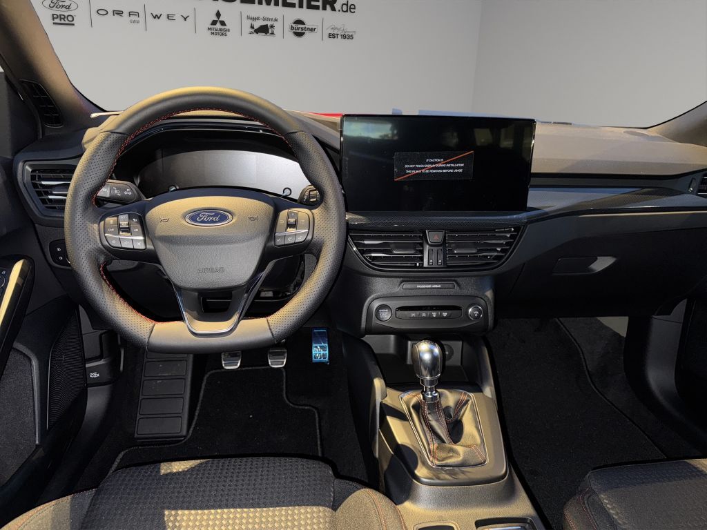 Fahrzeugabbildung Ford Focus Turnier ST-Line
