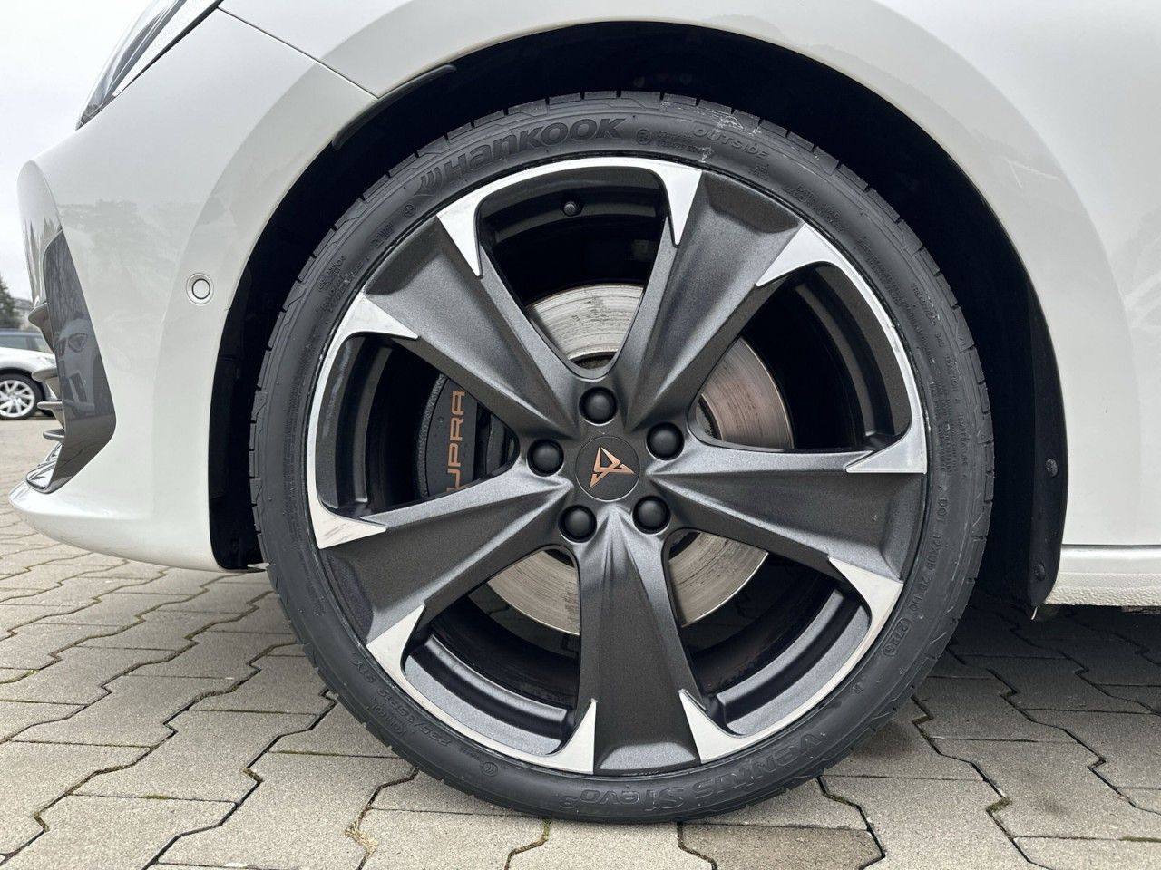 Fahrzeugabbildung CUPRA Leon VZ 2.0 TSI 245 PS DSG