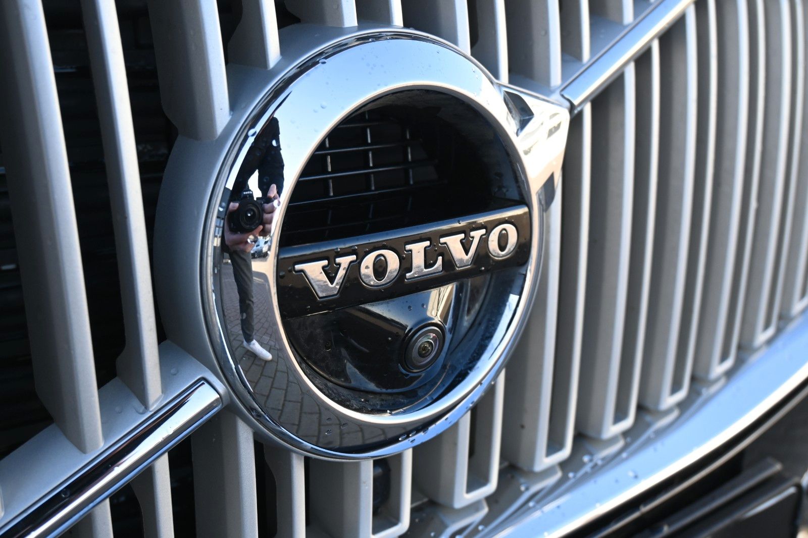 Fahrzeugabbildung Volvo XC90 D5 AWD Autom. Inscription*LUFT*360°*AHK*7-S