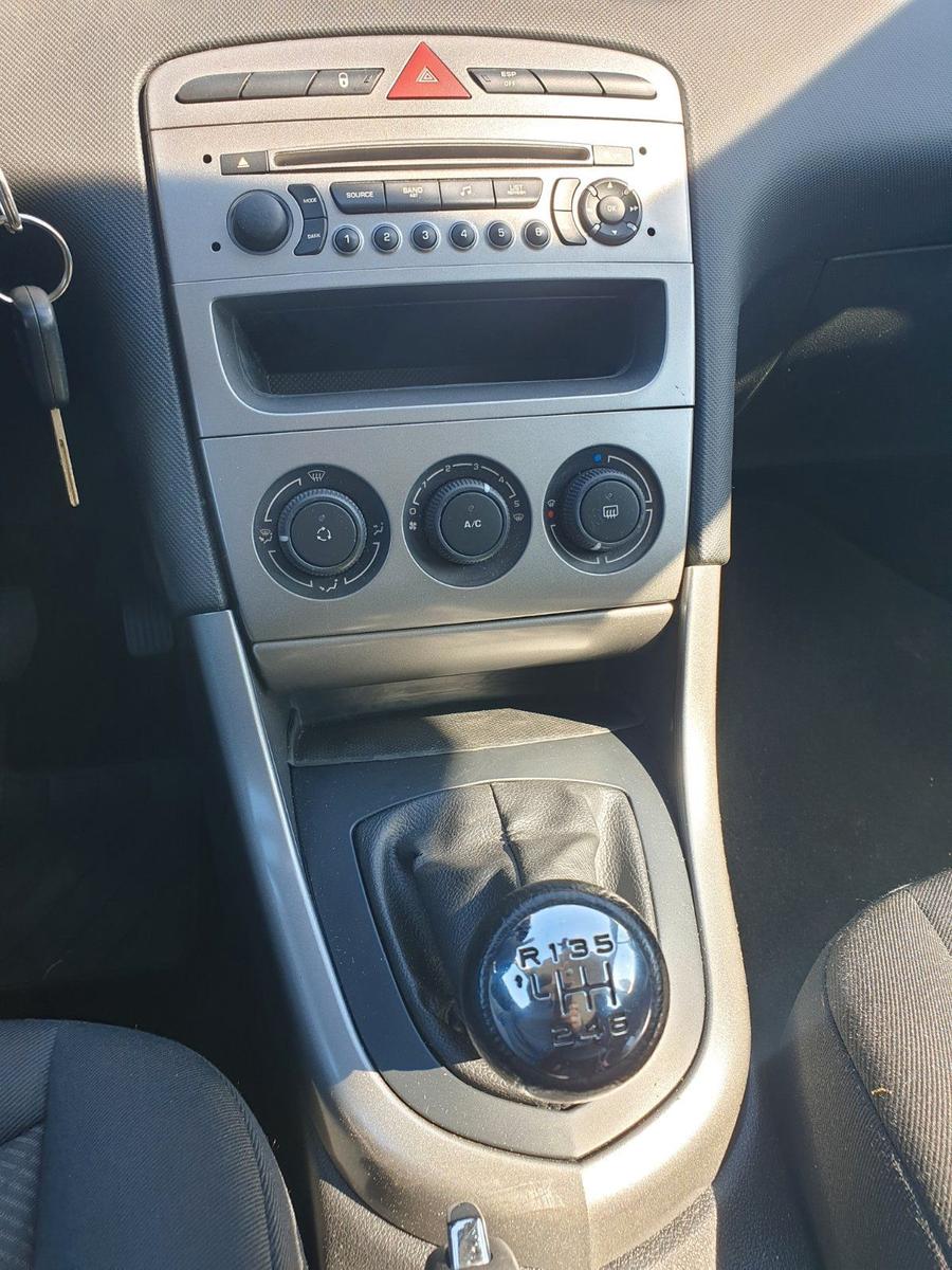 Peugeot 308 2012 — photo 6