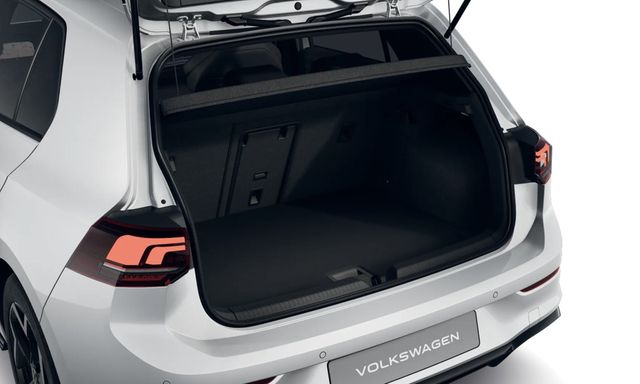 Volkswagen Golf VIII 2.0TSI DSG 4Motion R-Line Pano StdHz 3