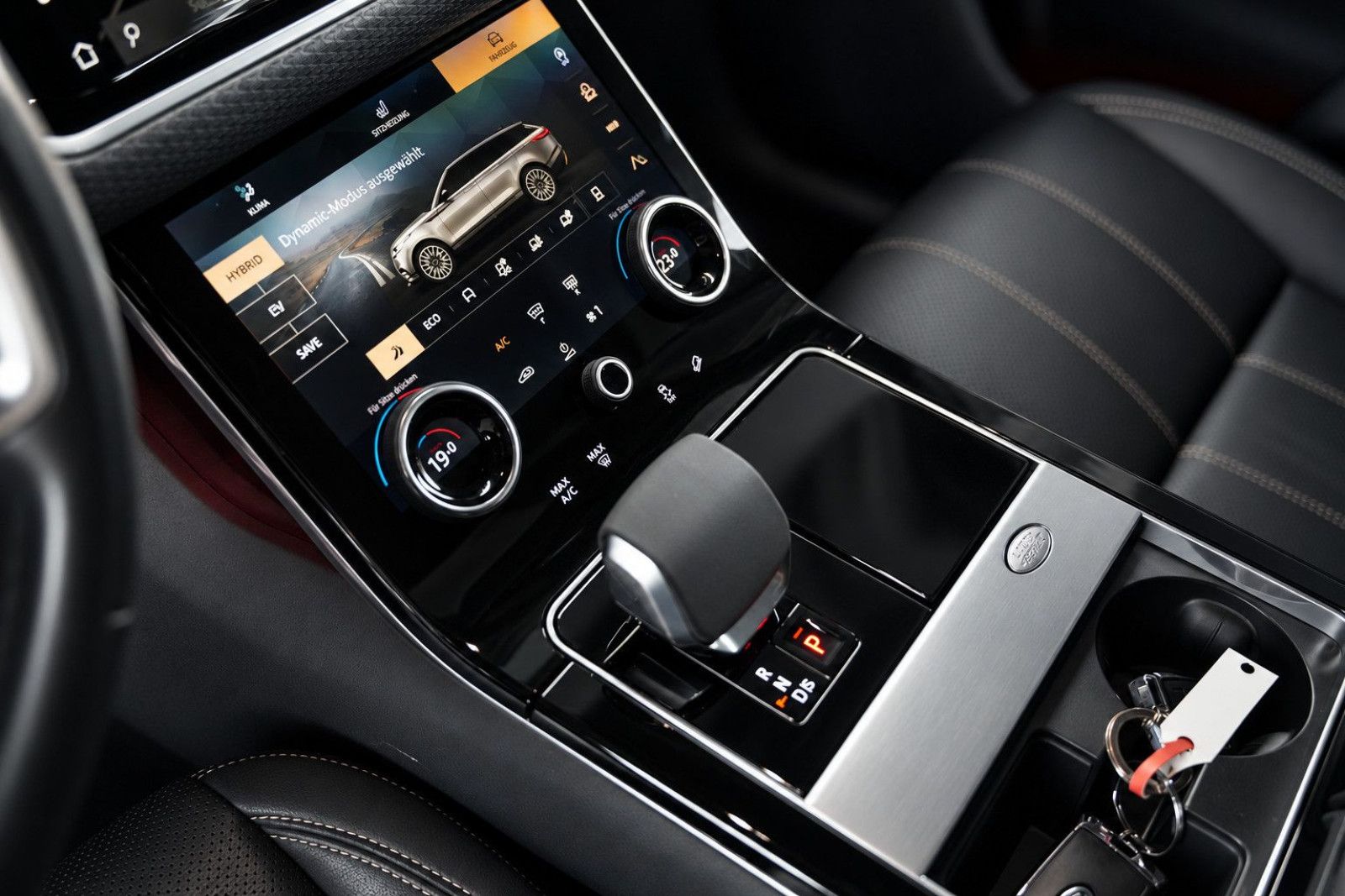 Fahrzeugabbildung Land Rover Range Rover Velar P400e *Panorama*Meridian*Kam
