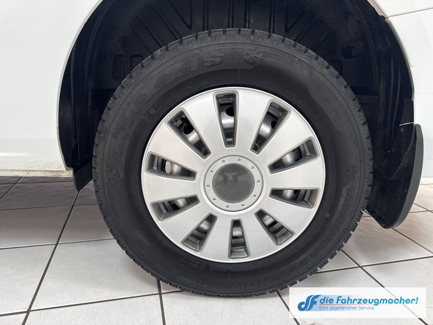 Fahrzeugabbildung Ford Transit Custom Kasten 300 L1 Trend Notbremsass.