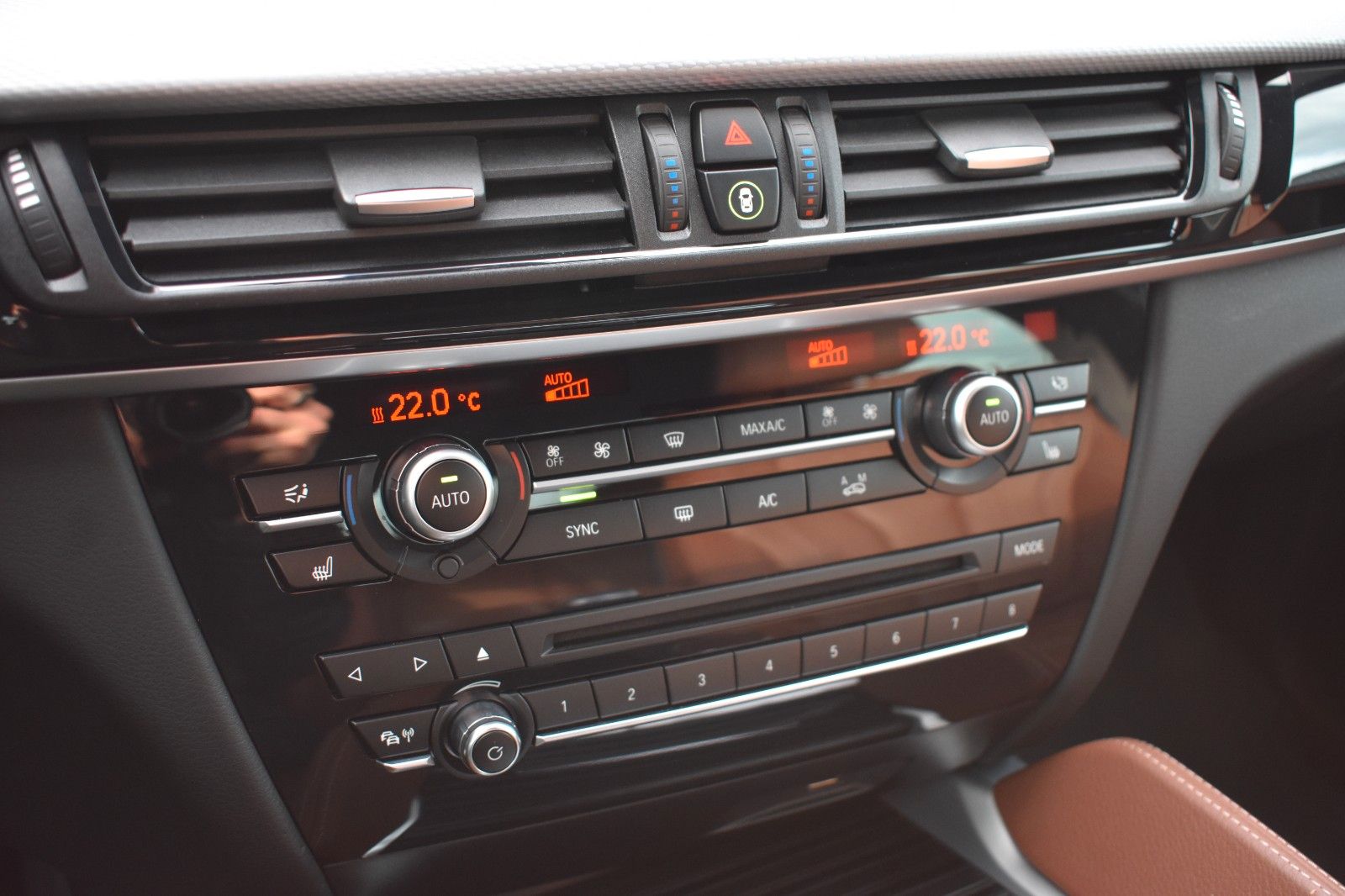 Fahrzeugabbildung BMW X6 xDrive 30 d M Sport Keyless-Go GSD HUD