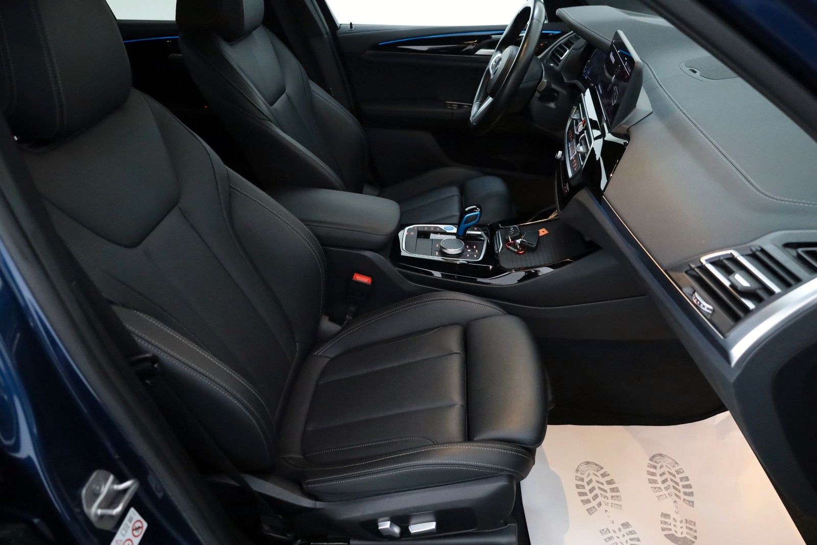 Fahrzeugabbildung BMW iX3 Inspiring,M Sport,Navi,SH,Kamera,ACC,Panoram