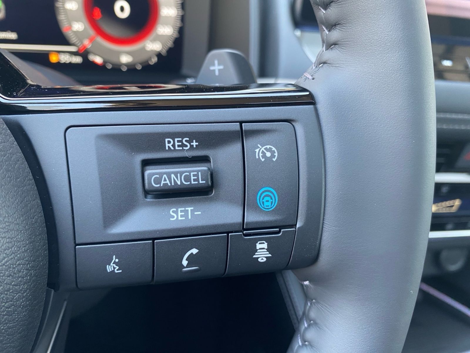 Fahrzeugabbildung Nissan X-Trail Mild-Hybrid Tekna *Bose*Pano*20Z*HUD*LED