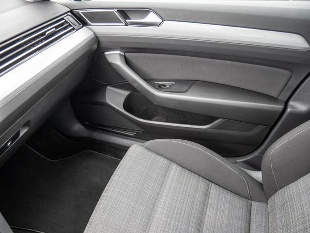 Passat Variant 2.0 TDI Business SHZ NAVI ACC LED