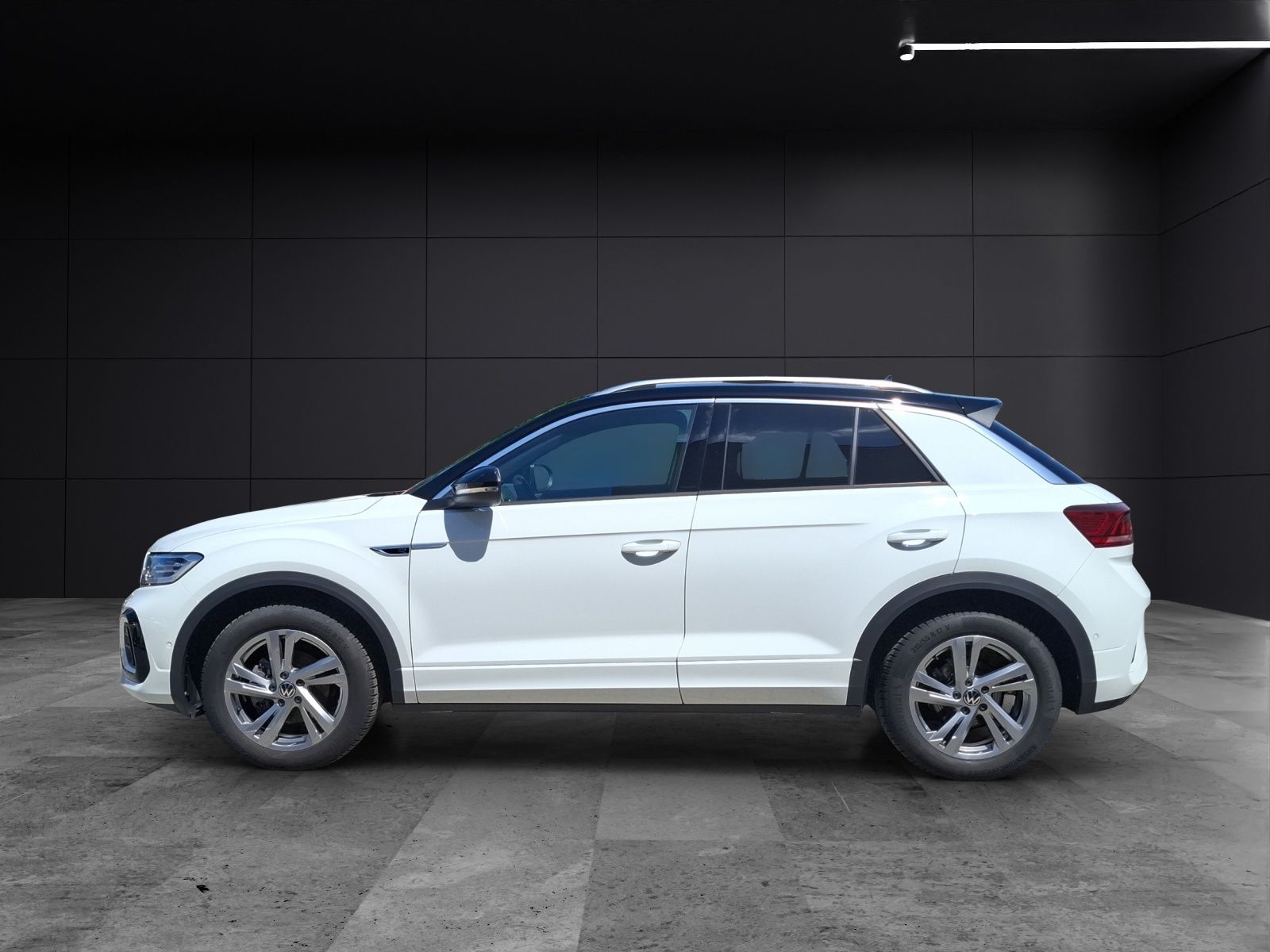 Fahrzeugabbildung Volkswagen T-Roc TSI R-Line DSG LEDplus AHK Navi AID ACC RF