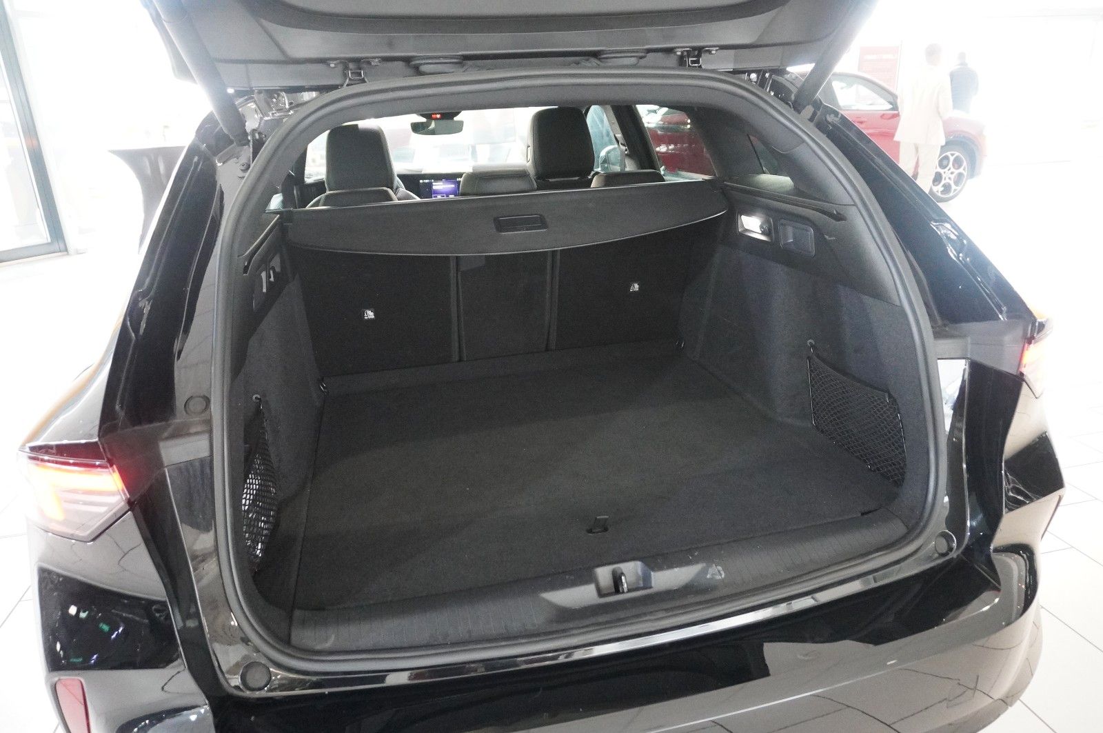 Fahrzeugabbildung Opel Astra L ST 1.2T ULTIMATE NAVI/LED/360°/PANO/DAB+