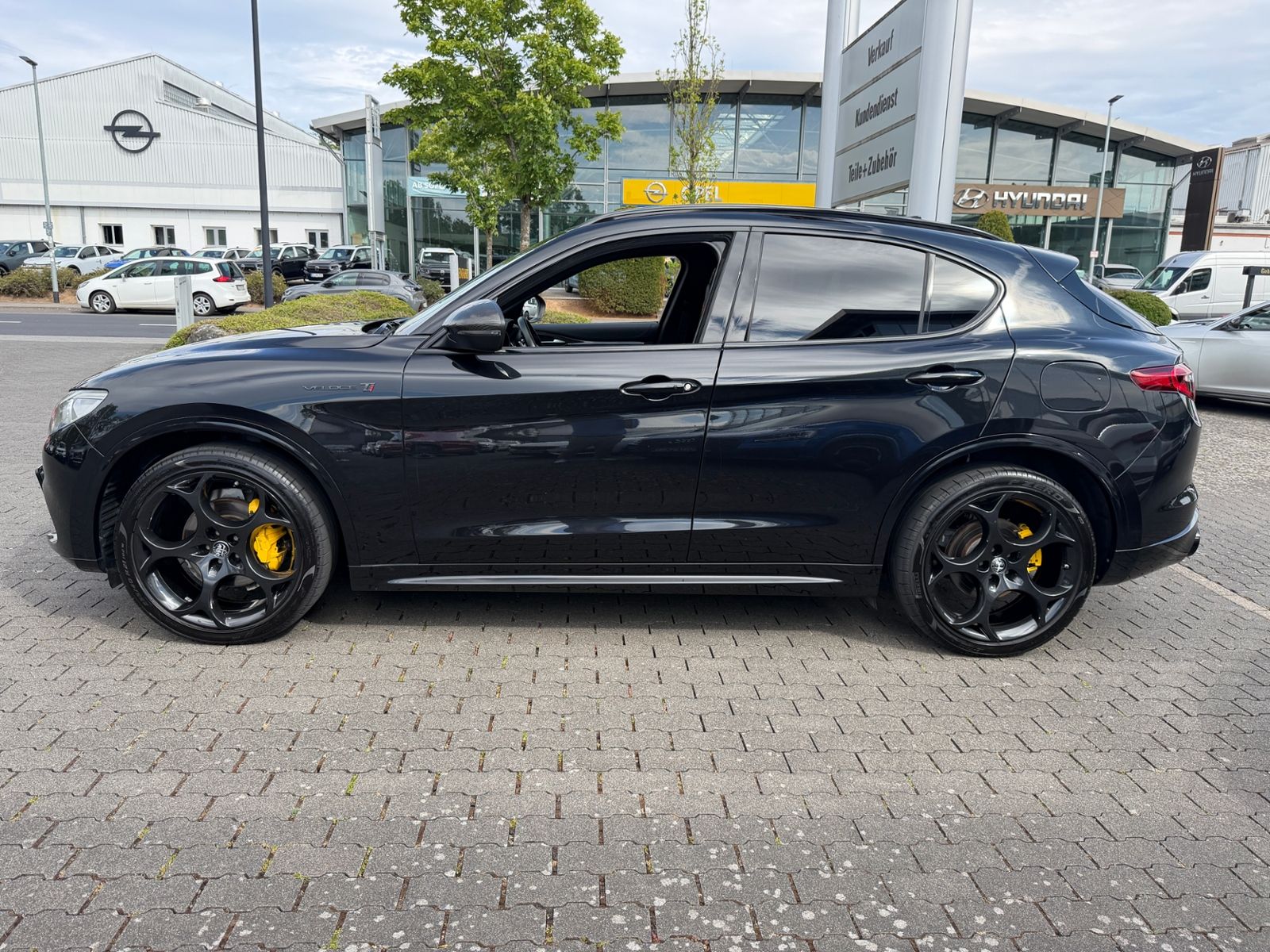 Fahrzeugabbildung Alfa Romeo Stelvio Veloce Ti Q4 H/K BI-XEN NAV RFK 21"