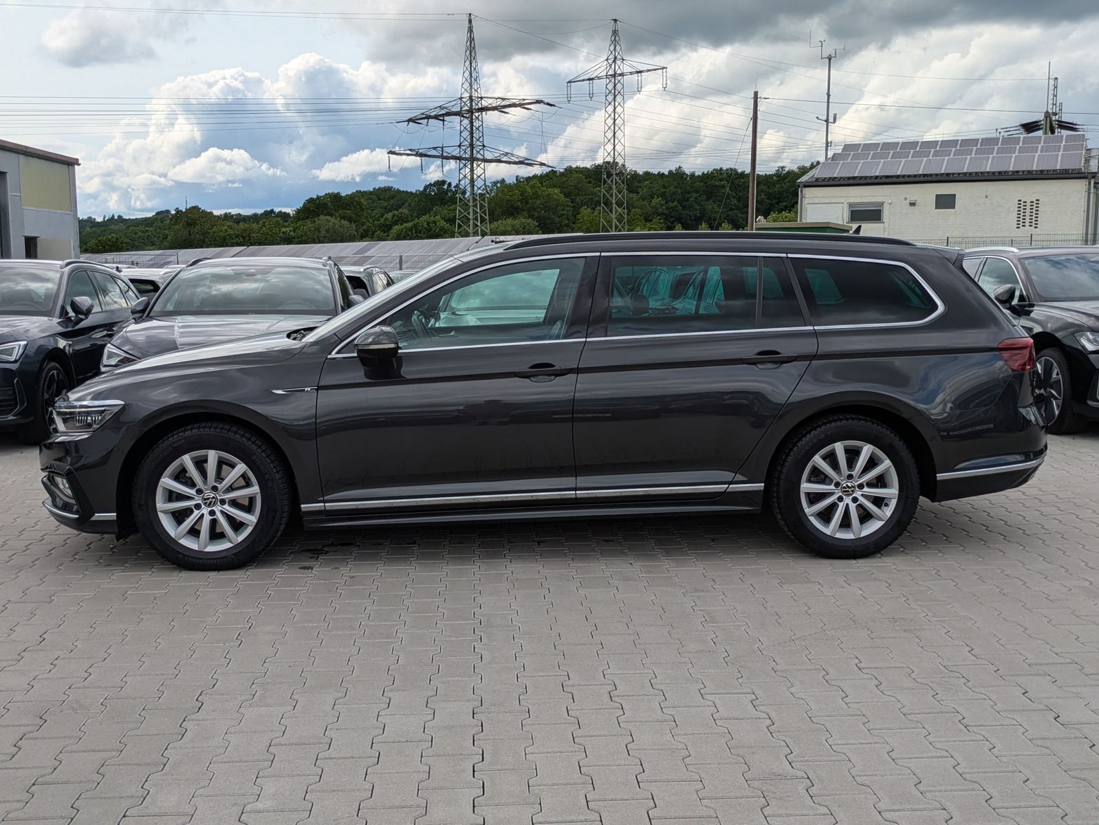 Fahrzeugabbildung Volkswagen Passat 2.0 TDI 2x R-Line MATRIX*KAMERA*ACC*NAVI