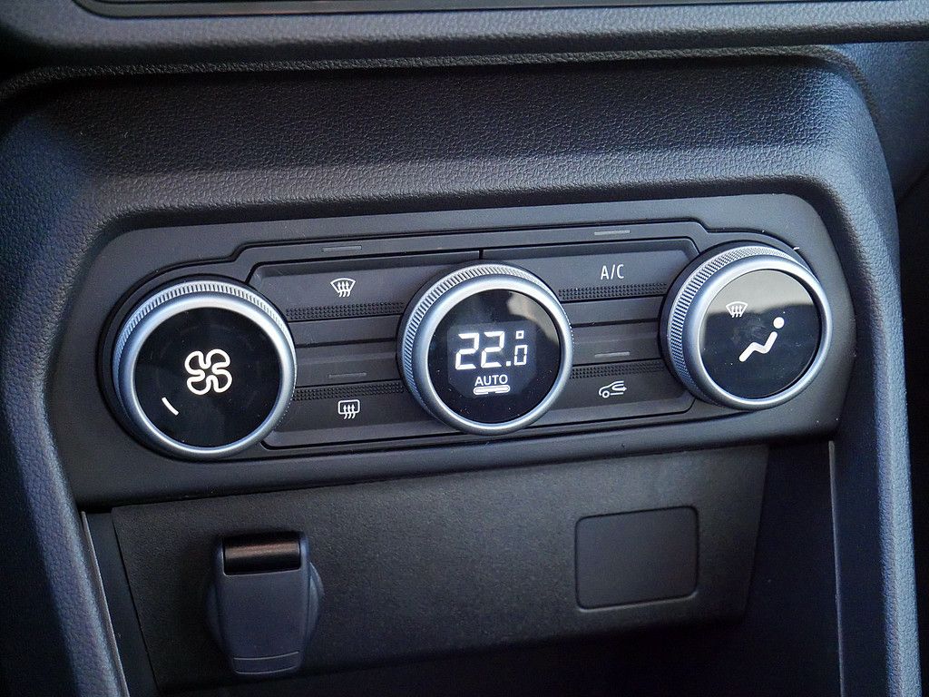 Fahrzeugabbildung Dacia Sandero Stepway Expression TCe 90