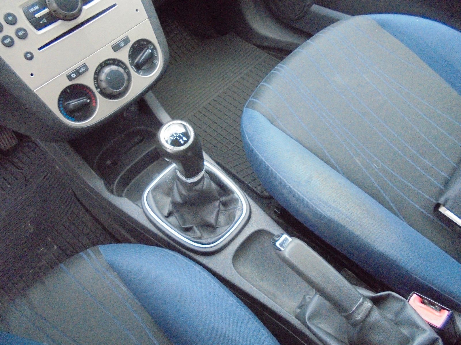 Fahrzeugabbildung Opel Corsa D Edition Klima/el Fenster/Servo/TÜV NEU/