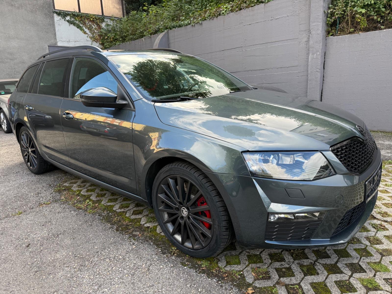 Skoda Octavia Combi RS Klima Navi Xenon -nur 73.000km!
