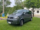 Volkswagen T5 Caravelle - graue Volkswagen T5 Caravelle