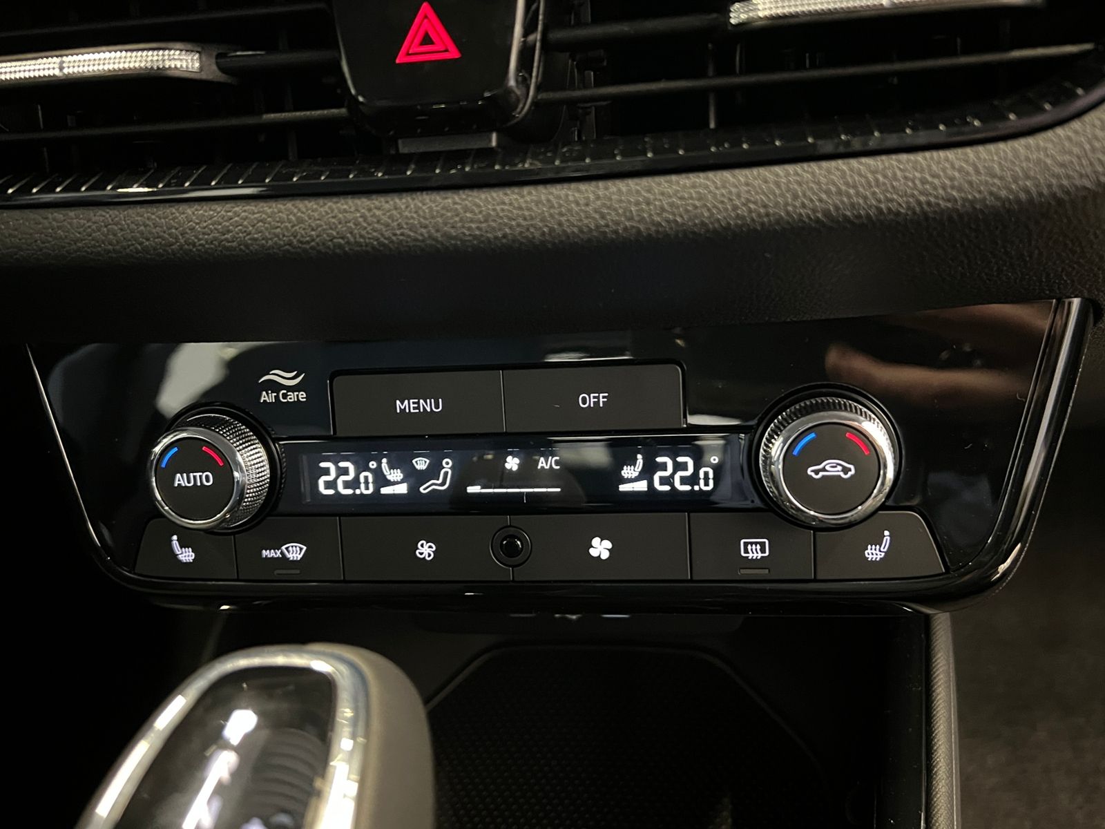 Fahrzeugabbildung SKODA Fabia IV Selection 1.0 TSI DSG *AHK, LED, SmartL