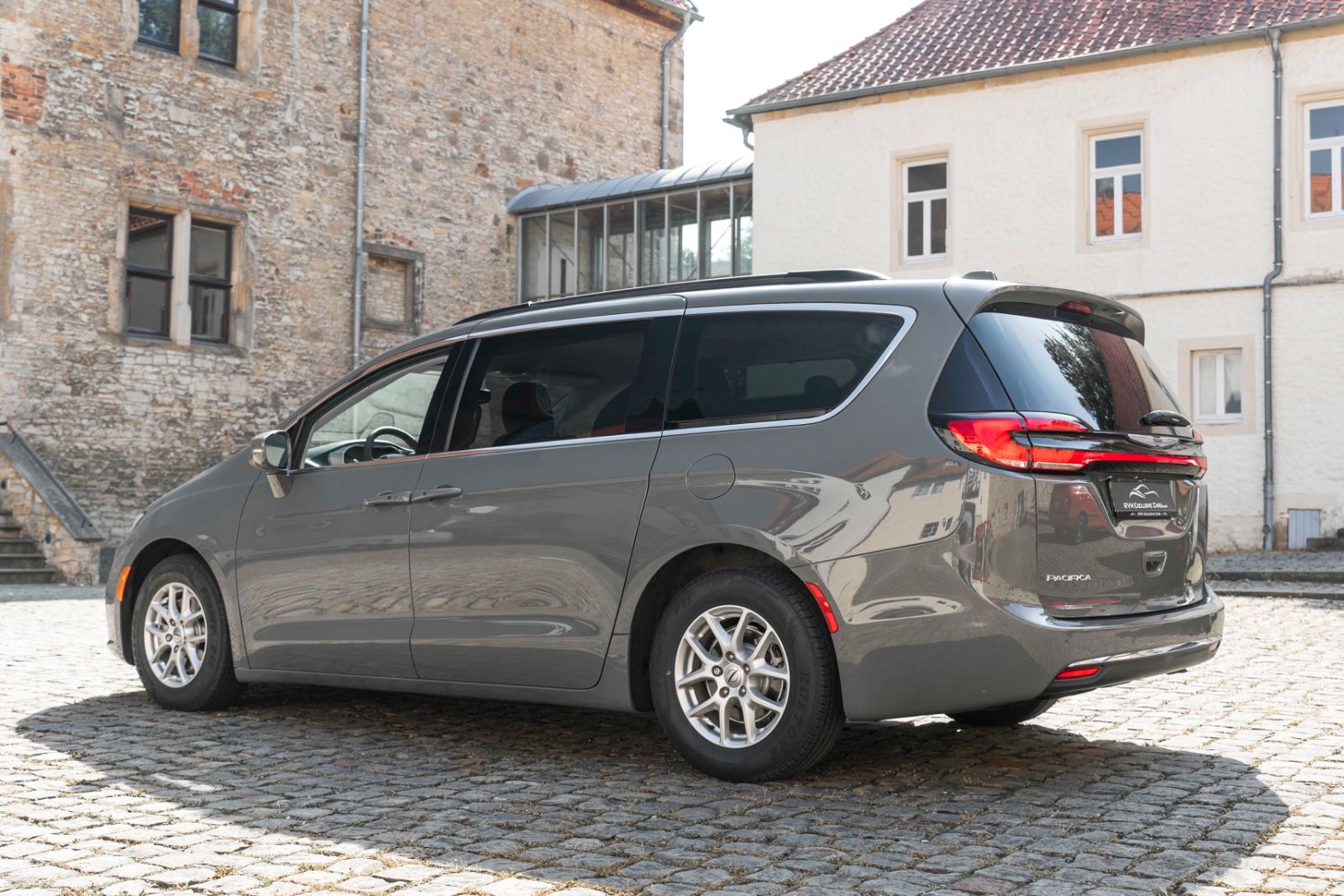 Fahrzeugabbildung Chrysler Pacifica Touring LPG ACC 360° LED TOTW CARPLAY