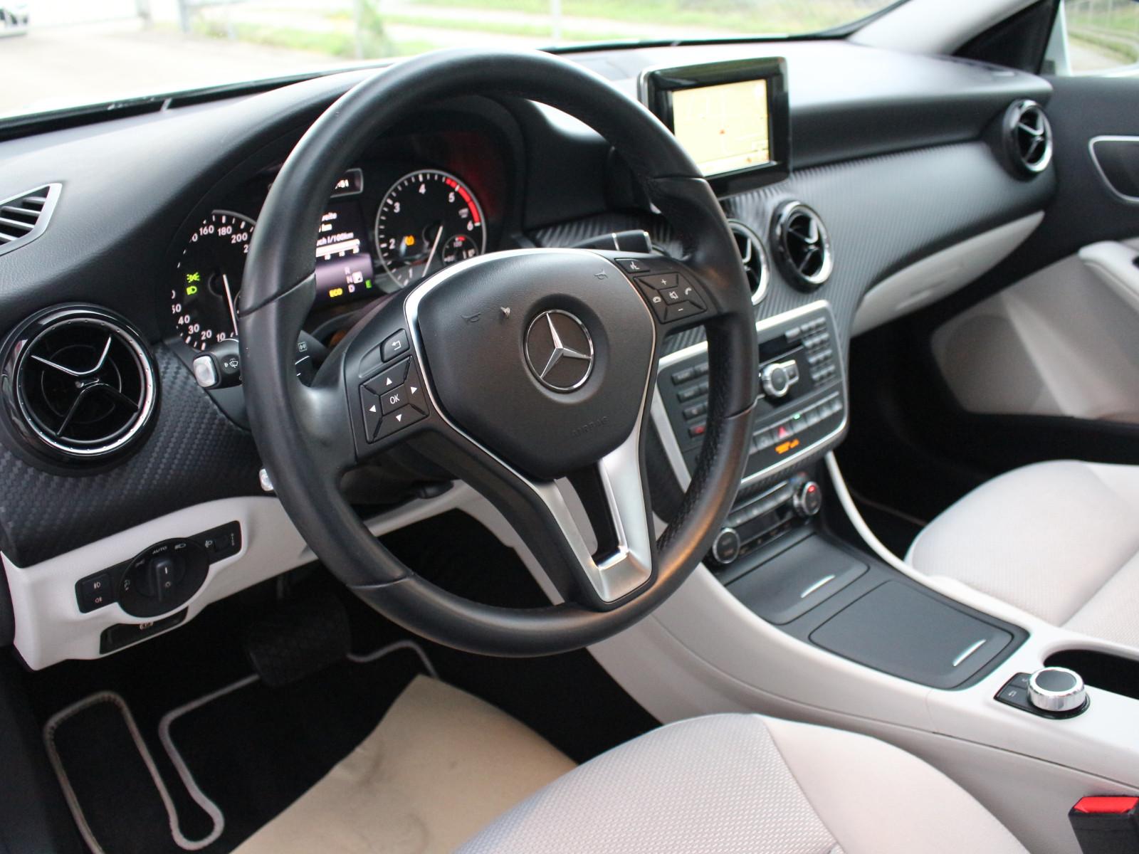 Mercedes-Benz GLA 200 CDI AT 4Matic Navi PDC SHZ Tempomat WR