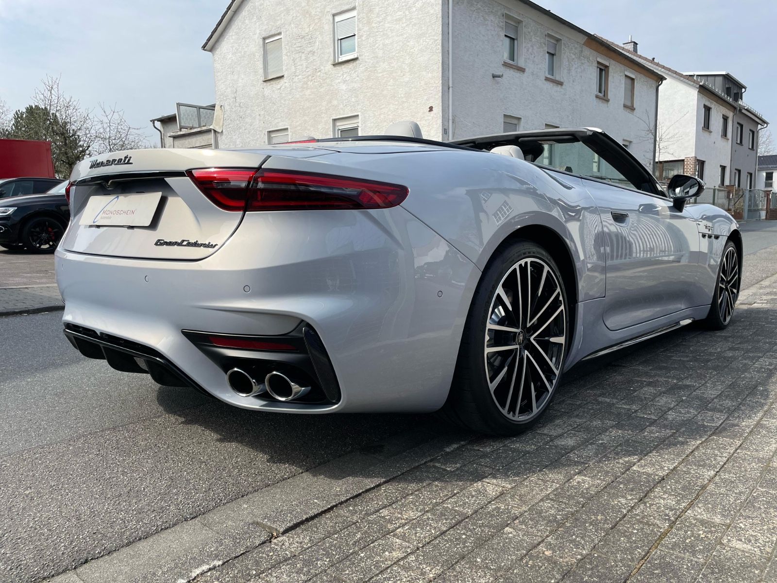 Fahrzeugabbildung Maserati GranCabrio Trofeo |SportDesign|Sonus|HeadUp|Lift