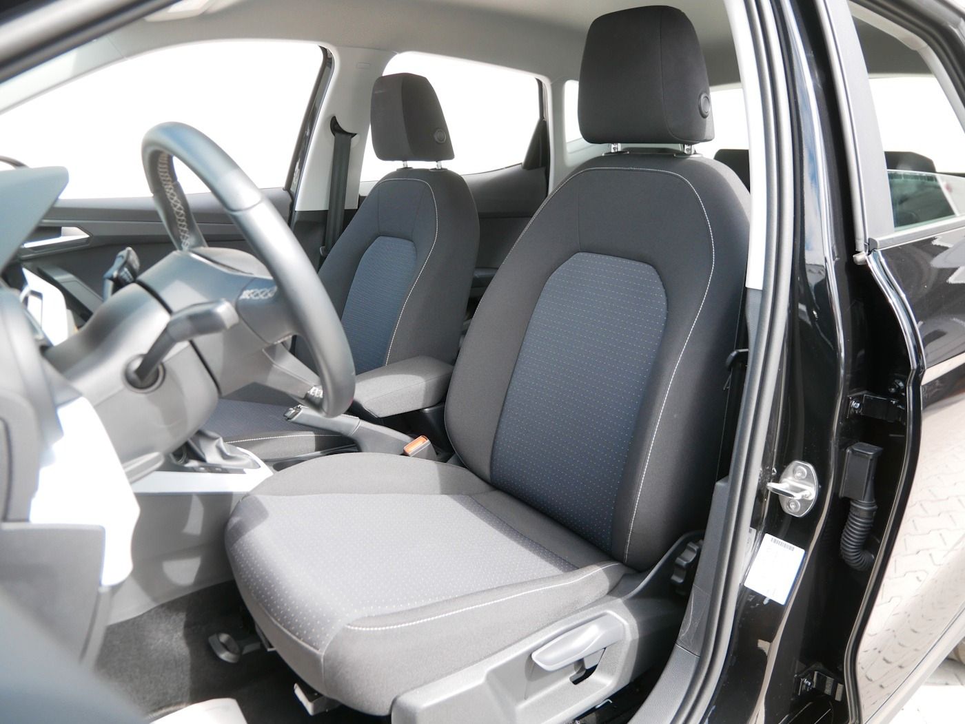 Fahrzeugabbildung SEAT Arona 1.0 Style ACC NAVI PDC LED Klimaautomatik
