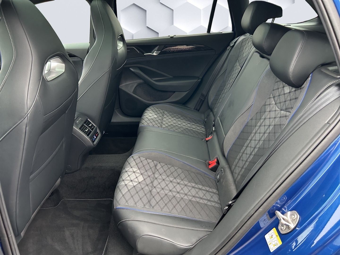 Passat Variant 1.5 TSI 200 R-Line 1,5 l eHybrid 