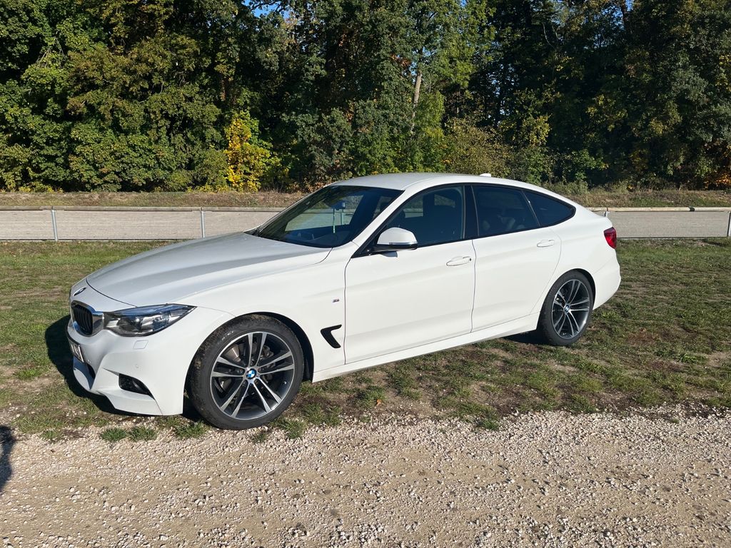 Image of BMW 330 Gran Turismo