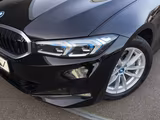 BMW 330e xDrive Touring LC PROF+HUD+PANO+AHK+KAMERA - BMW 3er Reihe in Essen