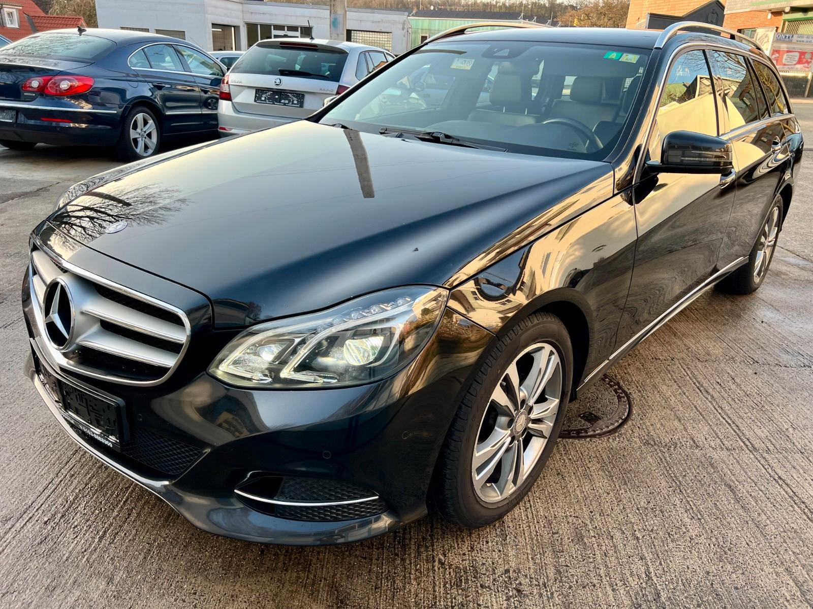 Mercedes-Benz E 220 T Avantgarde 2Hand/MB-Scheckheft Tüv Neu !