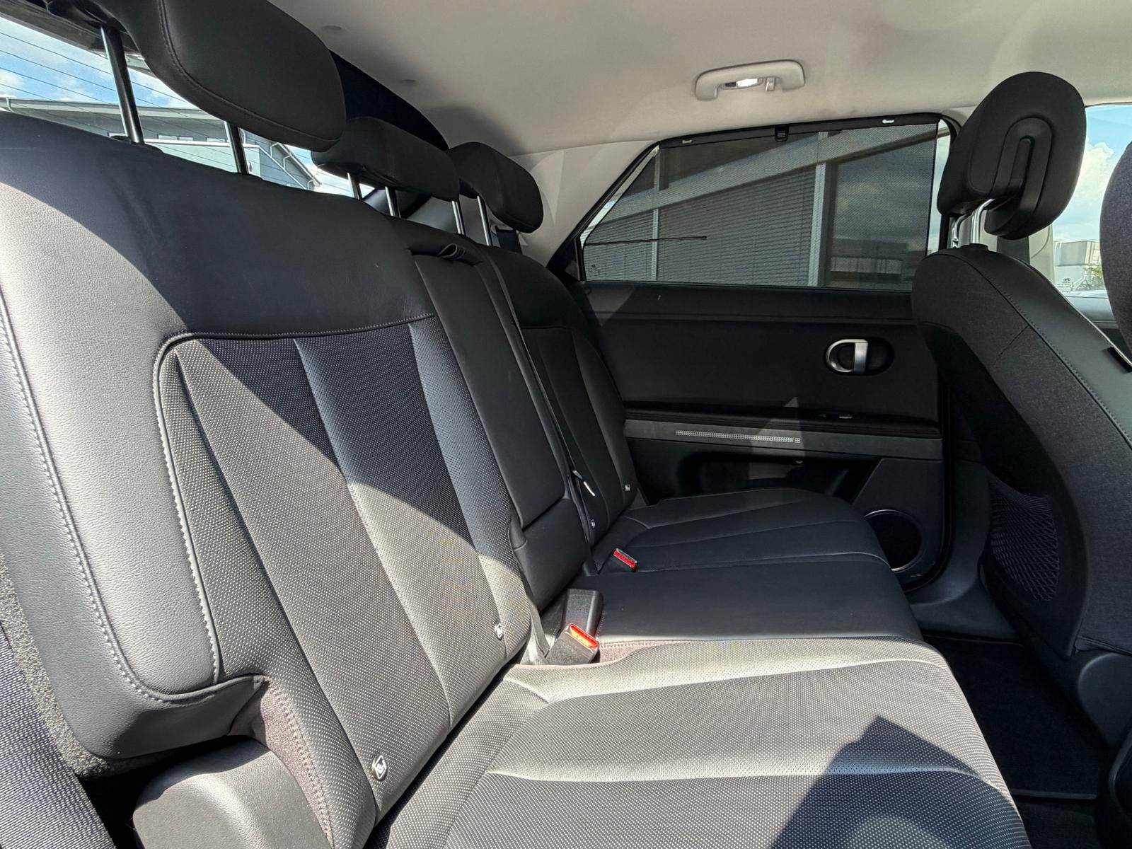 Fahrzeugabbildung Hyundai Ioniq 5 Uniq 4WD RELAX+HEAD+LED+SOLAR+360+ACC+WP