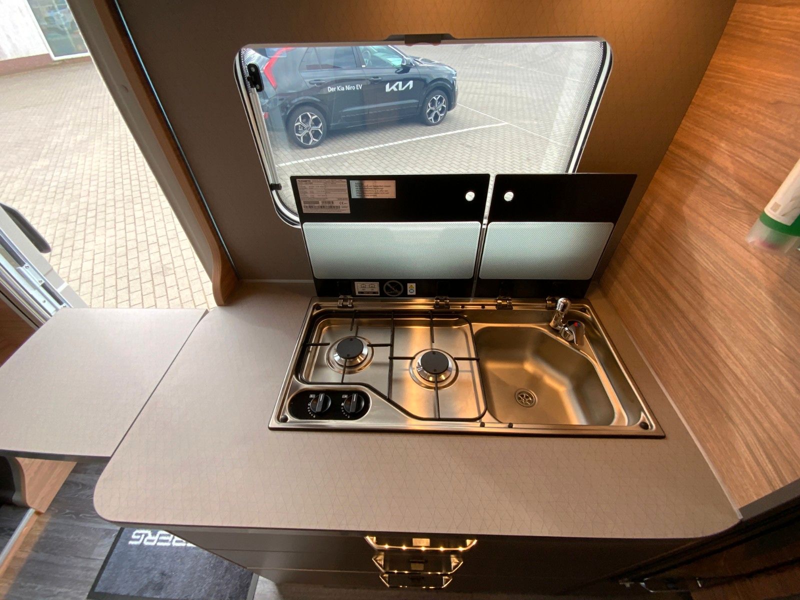 Fahrzeugabbildung Weinsberg CaraSuite 650 MEG