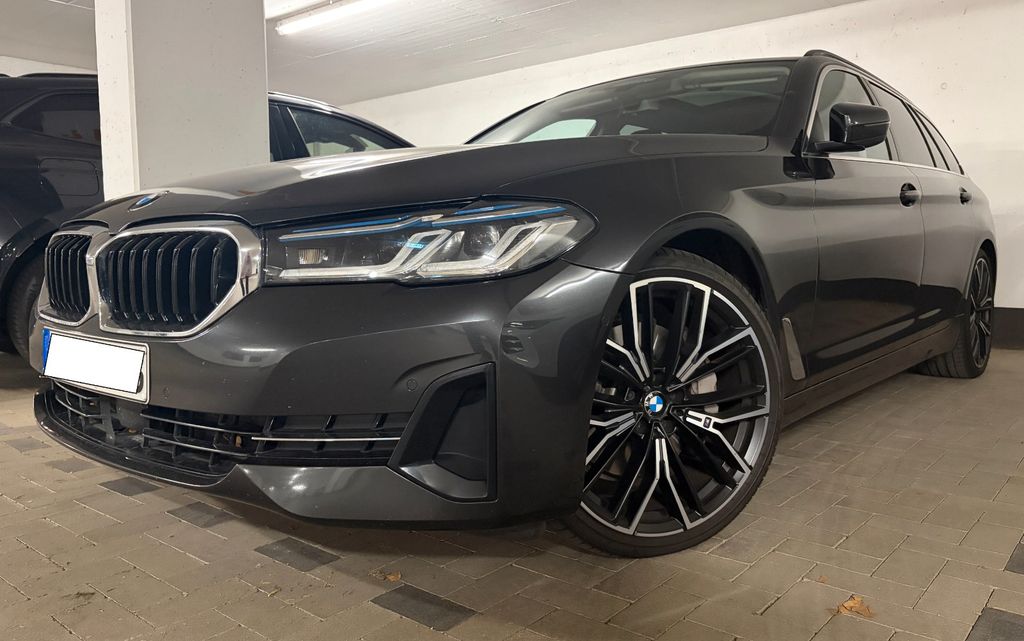 Image of BMW 530