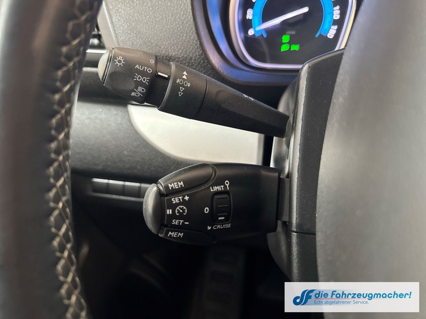 Fahrzeugabbildung Opel Vivaro Kasten -e Elegance L 75 kWh HUD Navi Appl