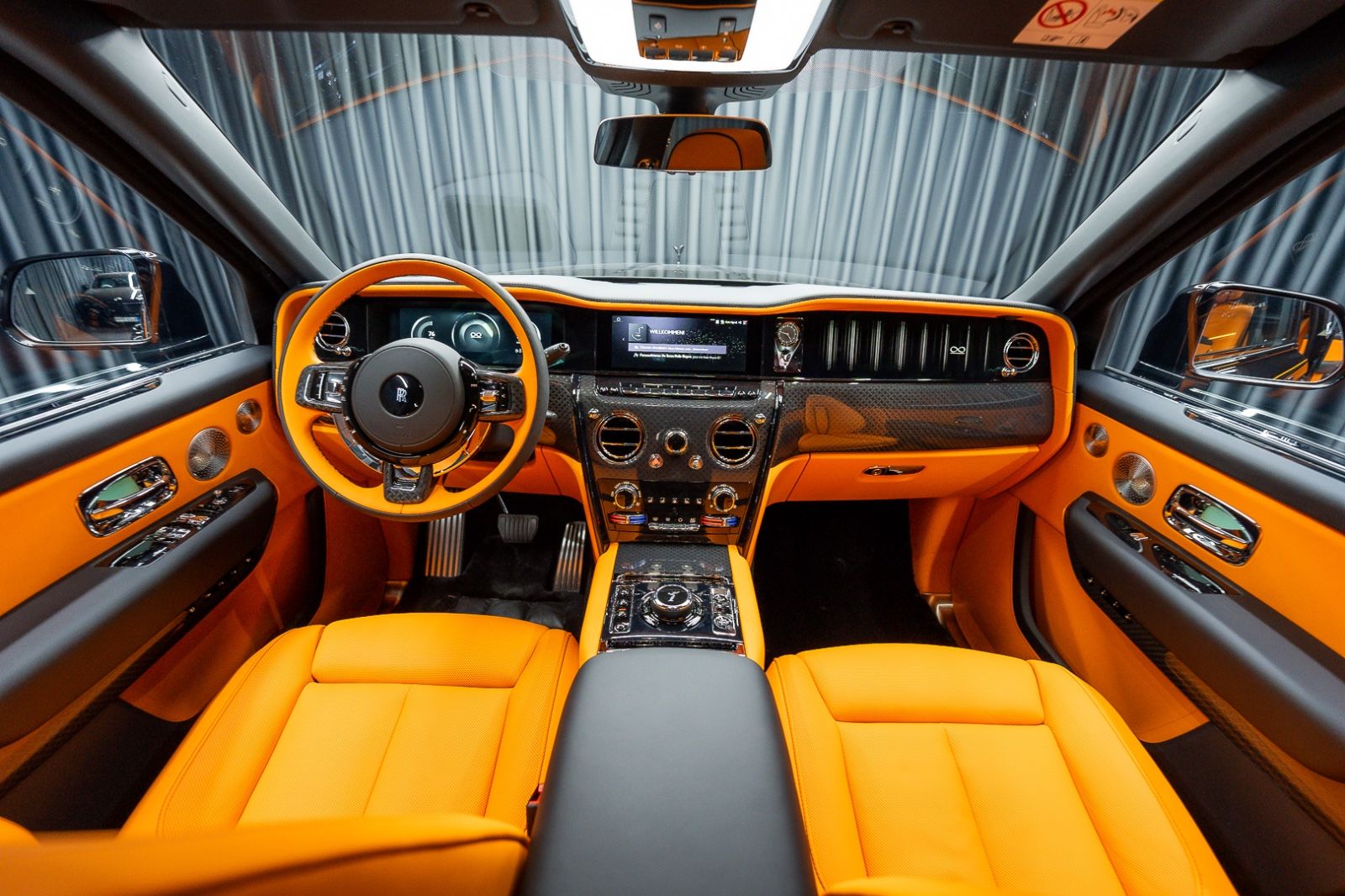 Fahrzeugabbildung Rolls-Royce Cullinan Black Badge 4Seats Starlight 2025 FULL