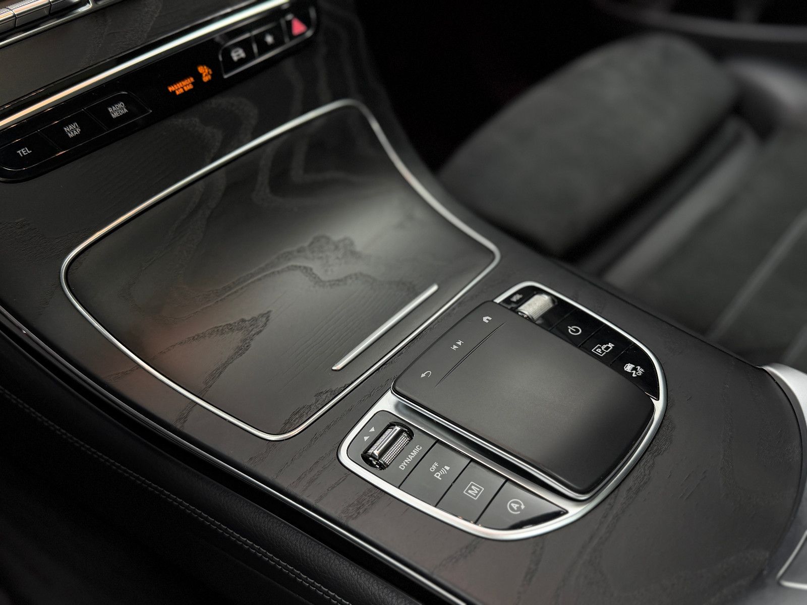 Fahrzeugabbildung Mercedes-Benz GLC 300 d Coupe 4Matic |AMG-LINE|AHK|PANO|LED