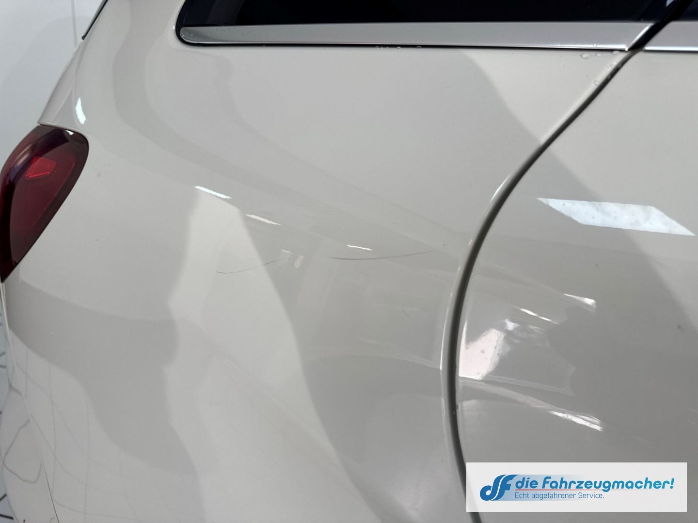 Fahrzeugabbildung Mercedes-Benz B 180 AHK-klappbar Navi LED SHZ Parklenkass. Rüc