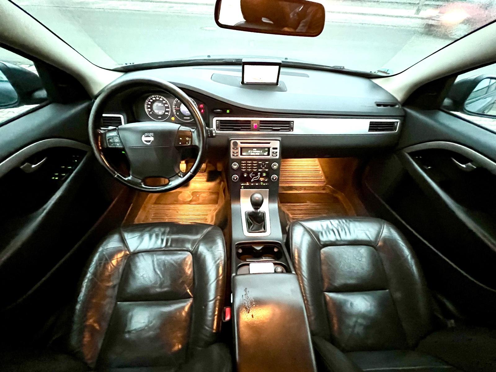 Volvo V70 2008 — photo 18