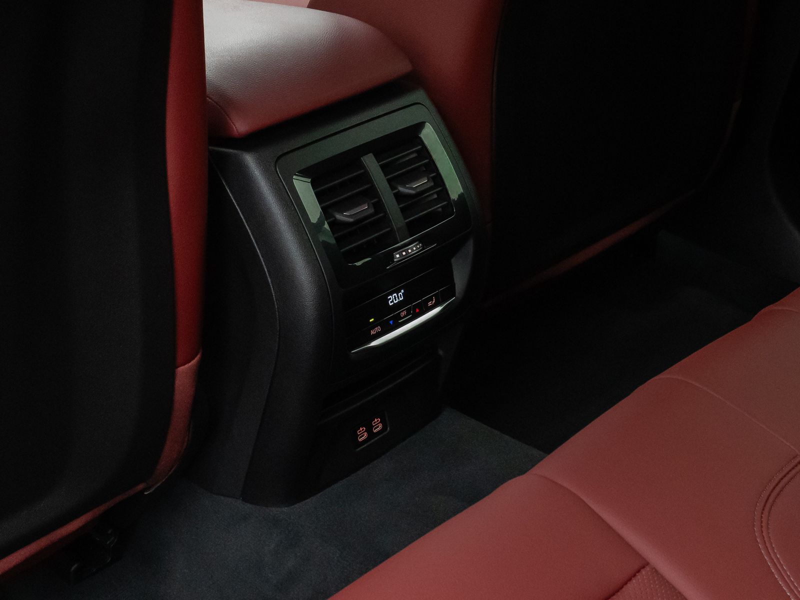 Fahrzeugabbildung BMW X4 xD20d 360°DAB HiFi Fernlichtassist AHK Sport