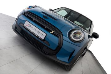 MINI COOPER SE ELECTRIC COLLECTION HUD PANO Black Pak