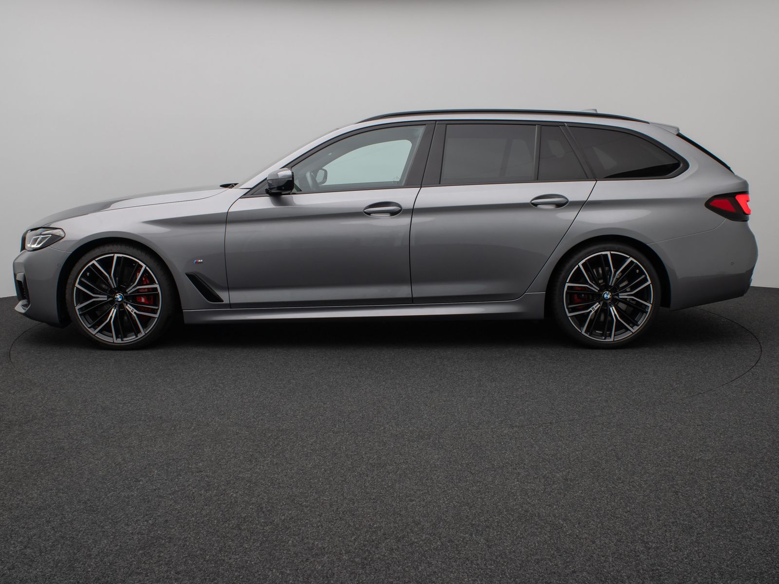 Fahrzeugabbildung BMW 530d M Sport Panorama 360°DAB H/K Komfort 20Zoll