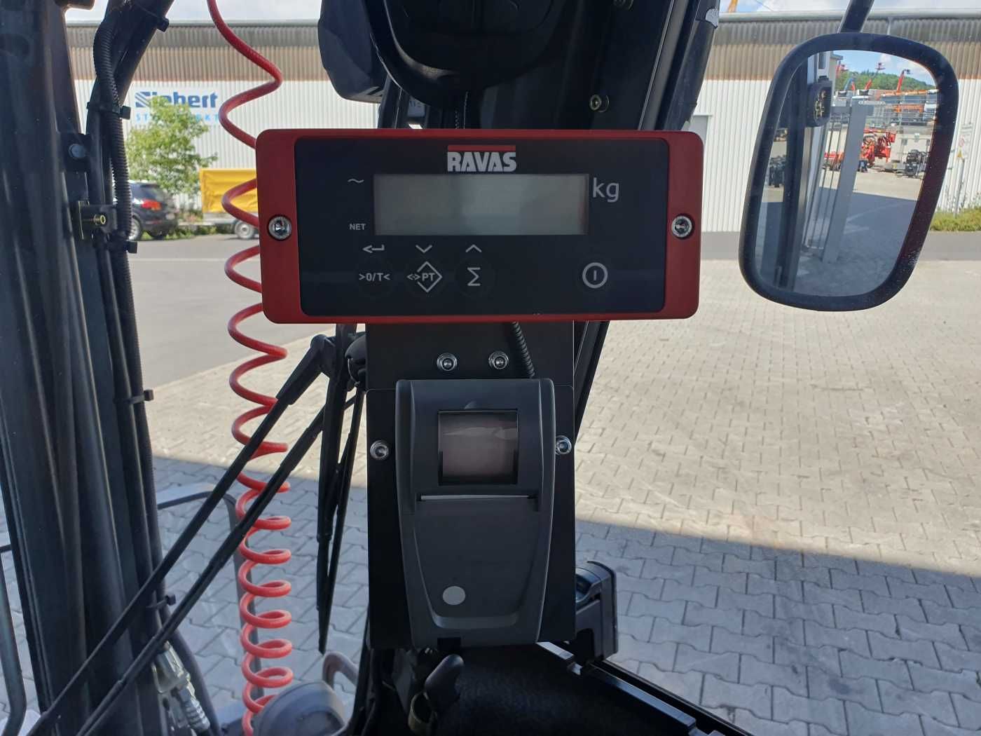Fahrzeugabbildung Linde E14 - 02 / Triplex: 4.00m! / SS / 855h! / 2021